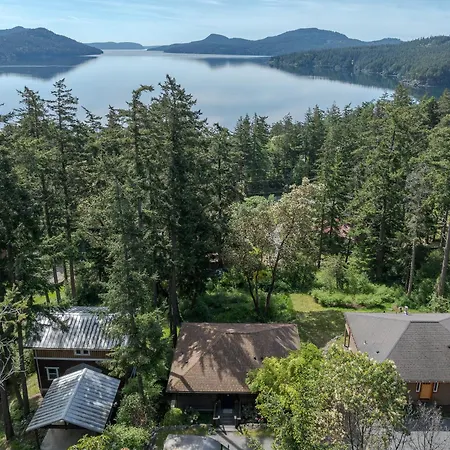 Beautiful Waterviews, Pet-Friendly, Close To Town